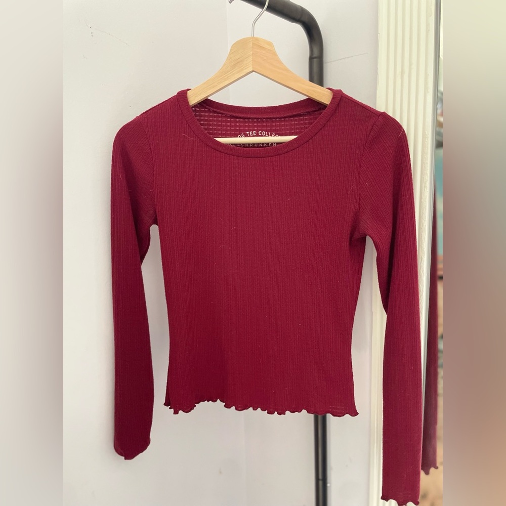 Aéropostale Women’s Long Sleeve Red. Size Small. Perfect Fall/Winter Staple